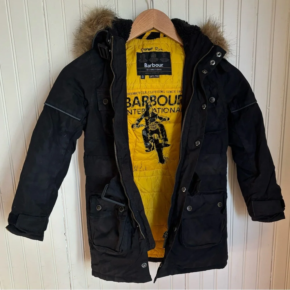 Barbour Kids Black Cargo Coat, 6-7 years - Picture 6 of 6